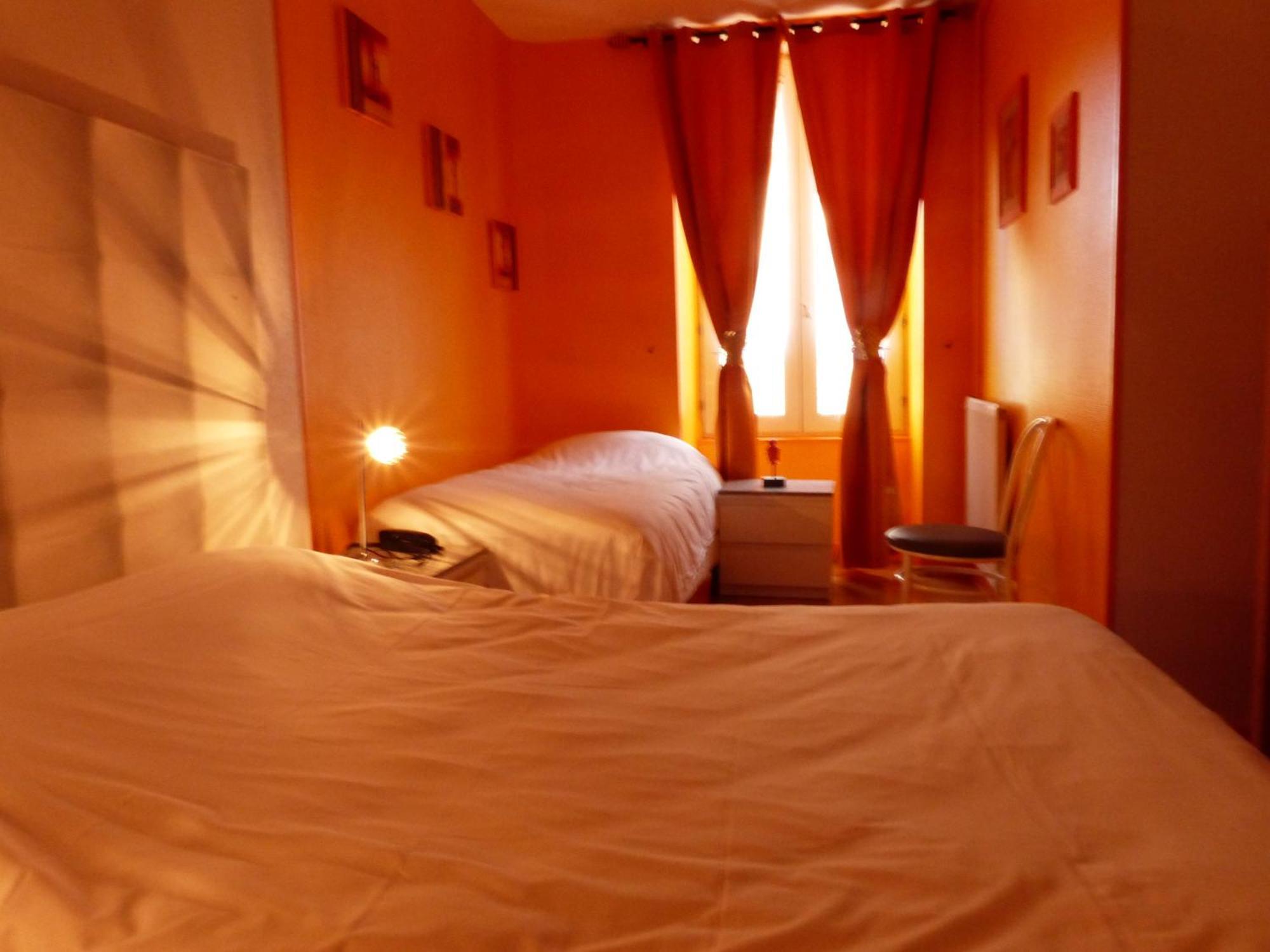 Logis Hotel Au Croissant Buzancais Номер фото