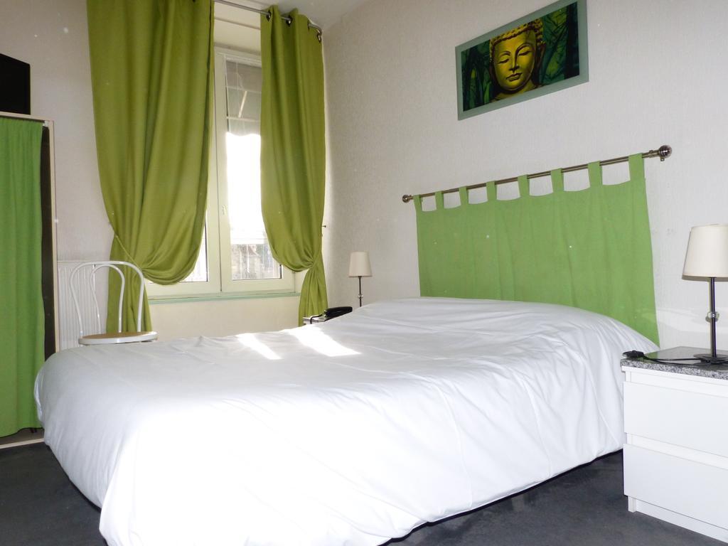 Logis Hotel Au Croissant Buzancais Экстерьер фото