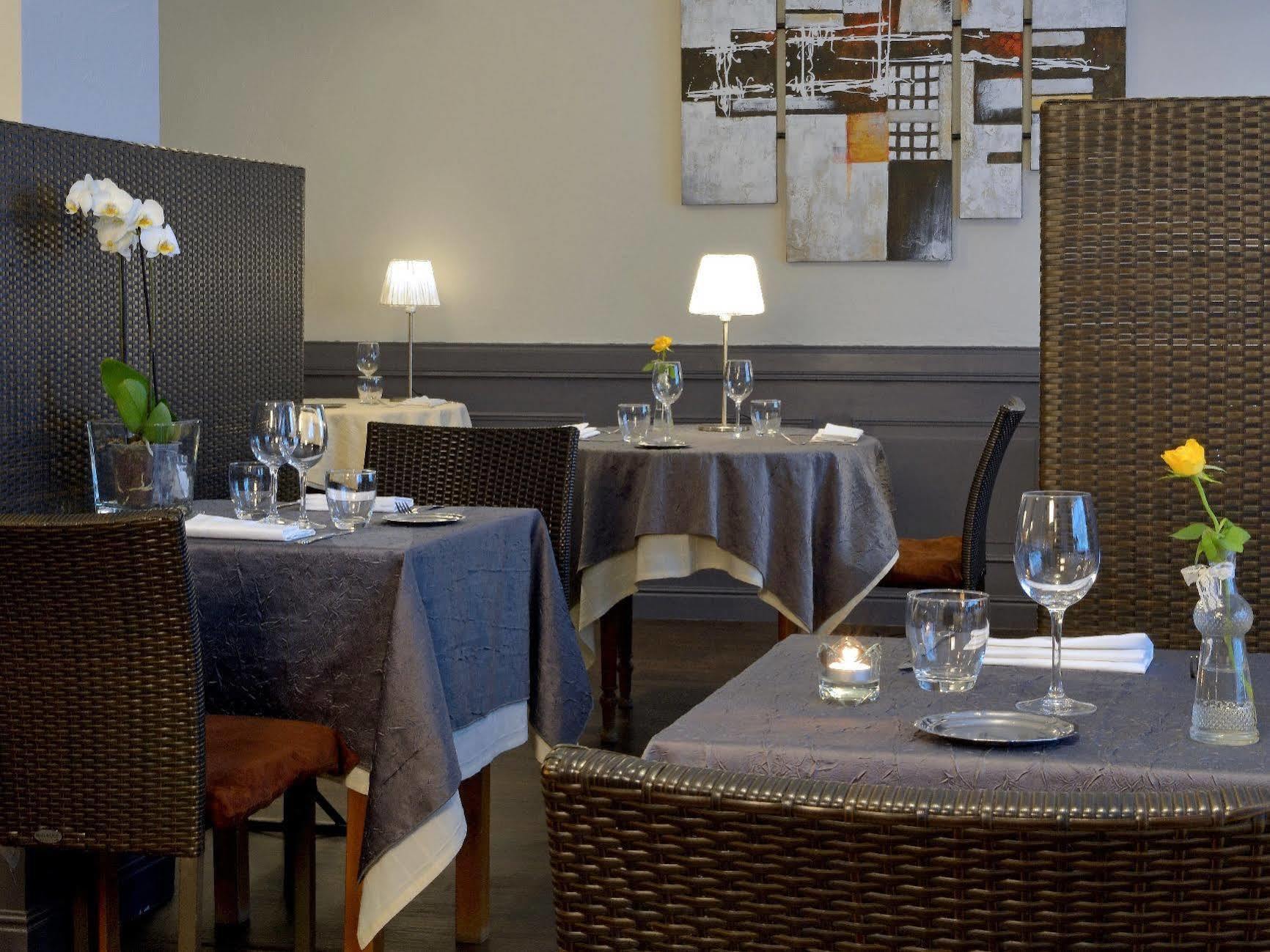 Logis Hotel Au Croissant Buzancais Экстерьер фото